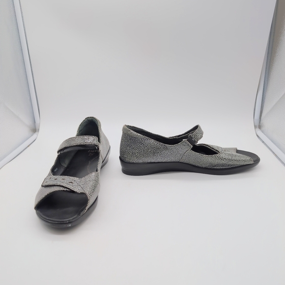Ziera Donae Elegant Gray Patterened Mary Jane Flats All Leather Sz 12 - Picture 2 of 10